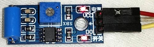 SW-420 vibration sensor module featuring LM393 comparator and sensitivity adjustment