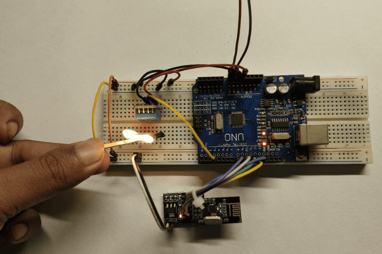 Complete Setup of Arduino UNO Connection with nRF24L01 as Transmitter