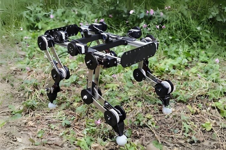 Robot Dog That Runs Without Motors