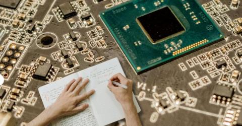 India Relaxes SEZ Rules to Boost Electronics