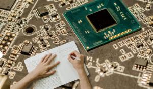 India Relaxes SEZ Rules to Boost Electronics